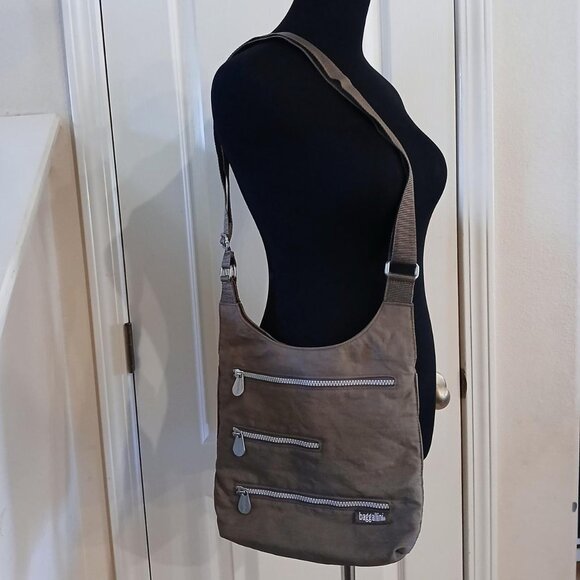 Brown Baggallini Classic 3-Zip Crossbody Purse nylon bag utility gorpcore - Picture 1 of 5